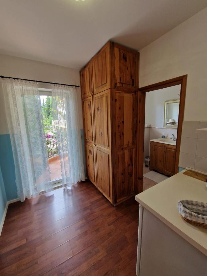 Villa Lukic Apartments 斯拉诺 外观 照片