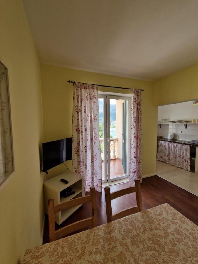 Villa Lukic Apartments 斯拉诺 外观 照片